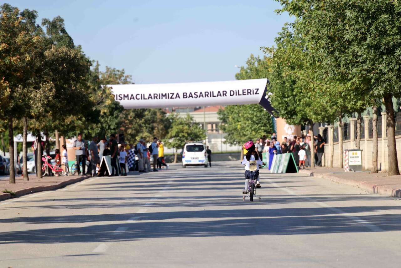 Konya’da 500’e yakın çocuk şampiyonluk için pedal çevirdi 3